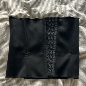 Skims waist trainer